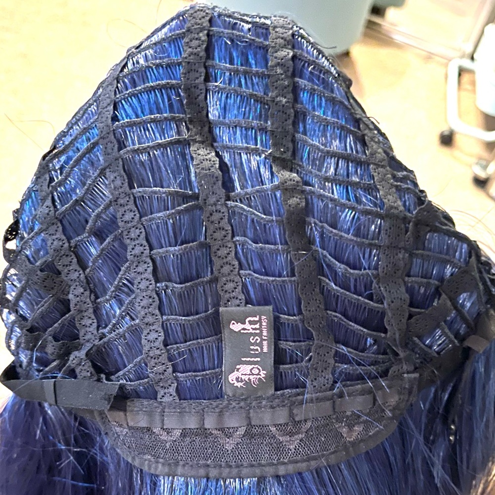 Blue Black Fusion Medium Length Wig - Picture 6 of 7